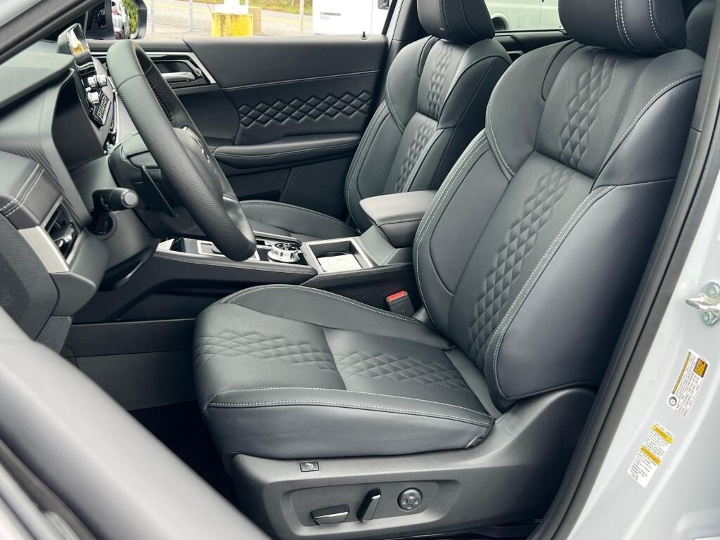 new 2025 Mitsubishi Outlander PHEV car, priced at $52,330