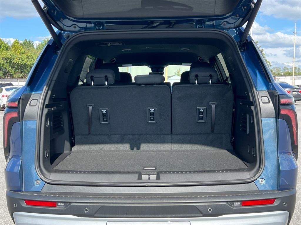 new 2026 Chevrolet Traverse car, priced at $41,620