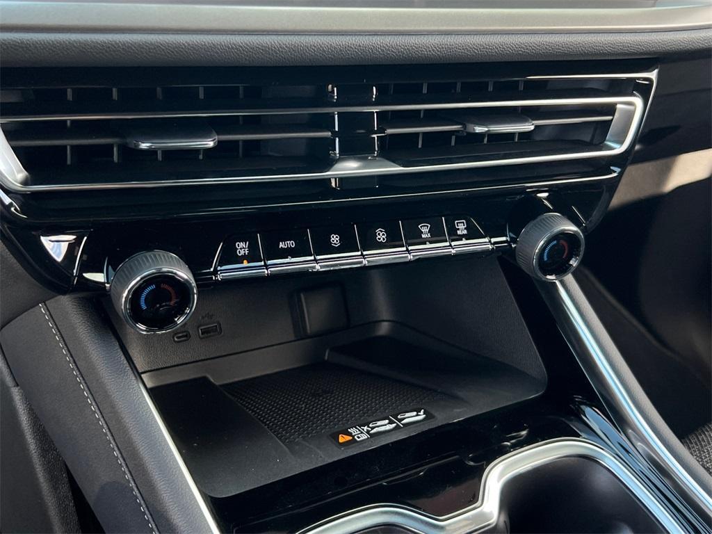new 2026 Chevrolet Traverse car, priced at $41,620
