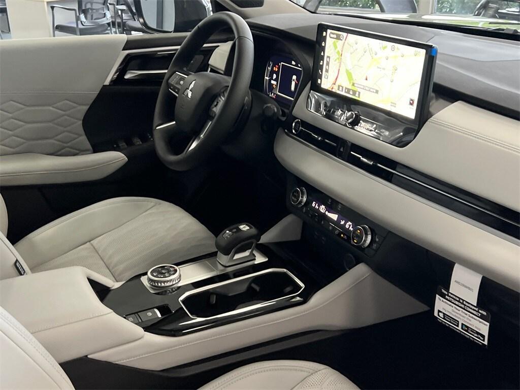 new 2025 Mitsubishi Outlander car, priced at $46,590