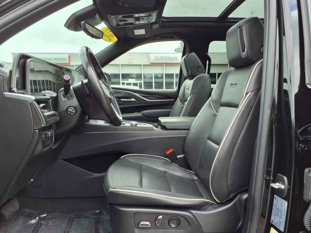 used 2022 Cadillac Escalade ESV car, priced at $69,300