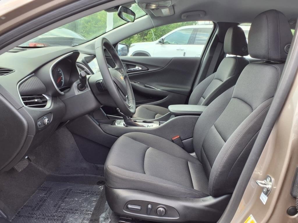 new 2025 Chevrolet Malibu car, priced at $25,895