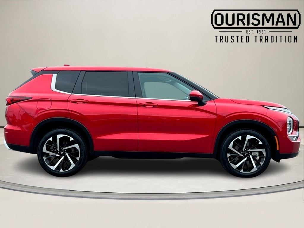 used 2024 Mitsubishi Outlander car, priced at $28,000