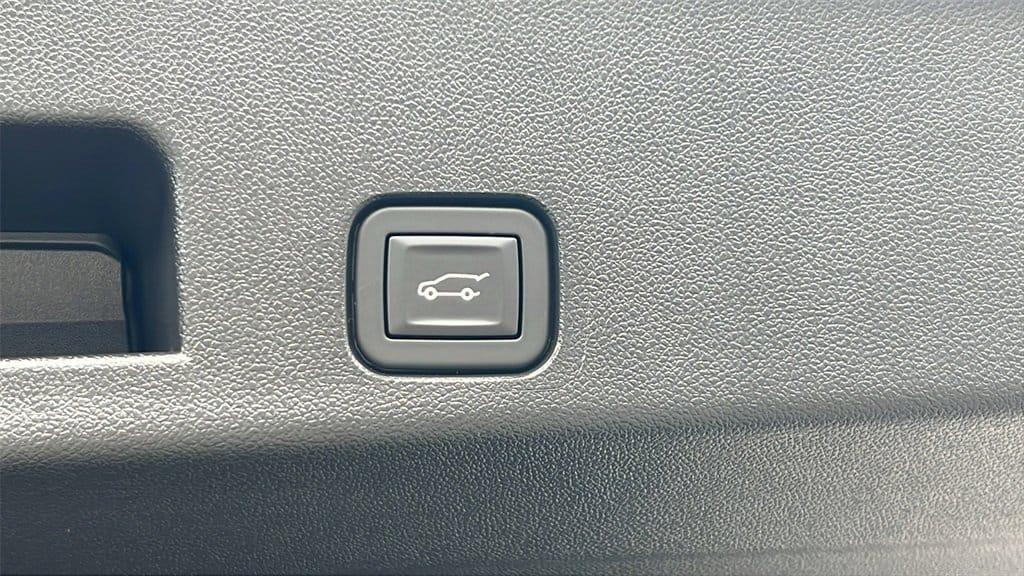 new 2026 Chevrolet Traverse car, priced at $44,920