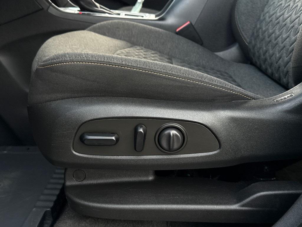 used 2023 Chevrolet Equinox car, priced at $19,000