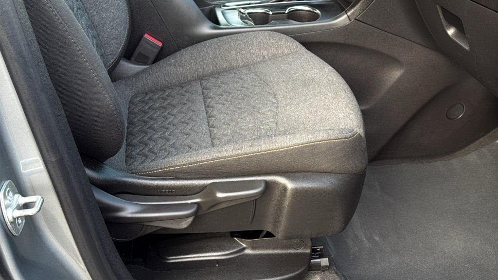 used 2023 Chevrolet Equinox car, priced at $19,000