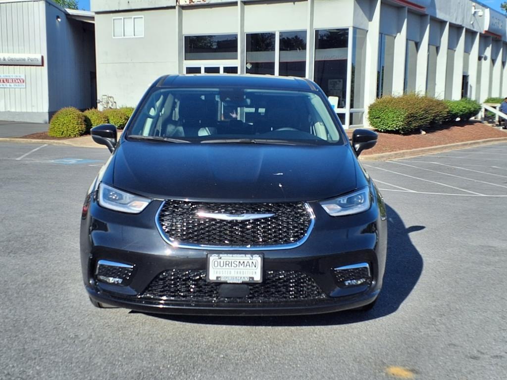 used 2023 Chrysler Pacifica Hybrid car, priced at $27,500