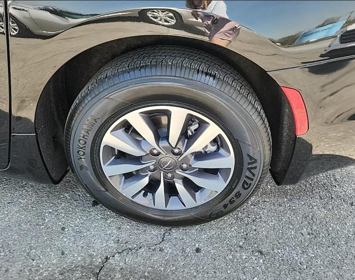 used 2023 Chrysler Pacifica Hybrid car, priced at $28,900