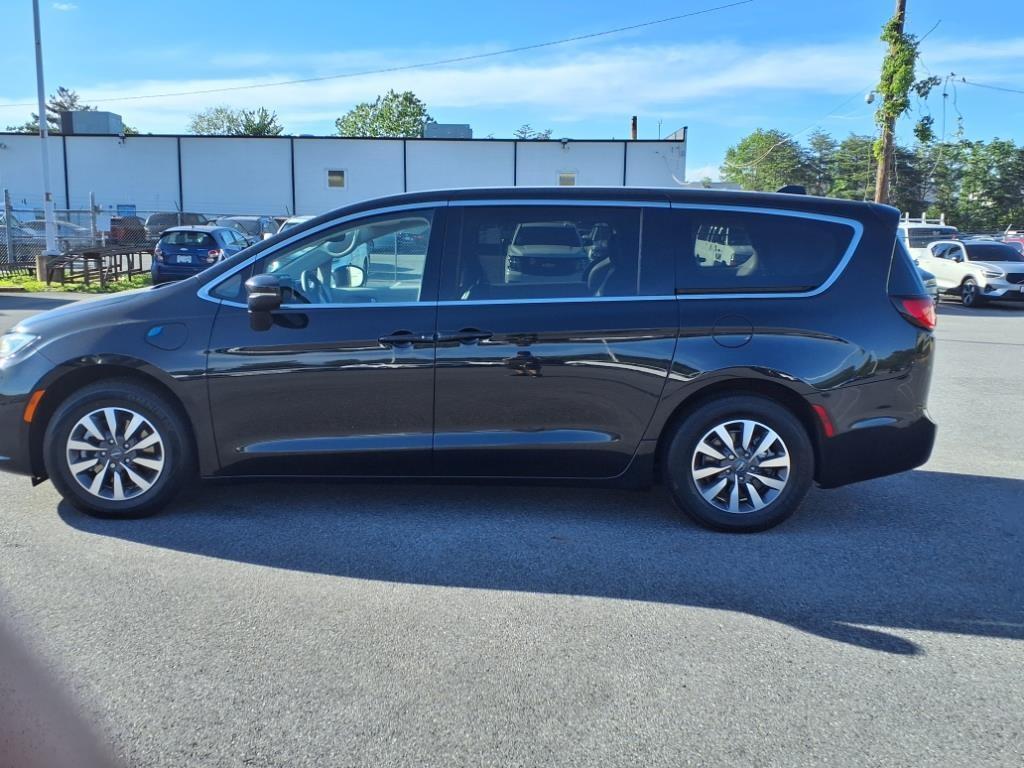 used 2023 Chrysler Pacifica Hybrid car, priced at $27,500