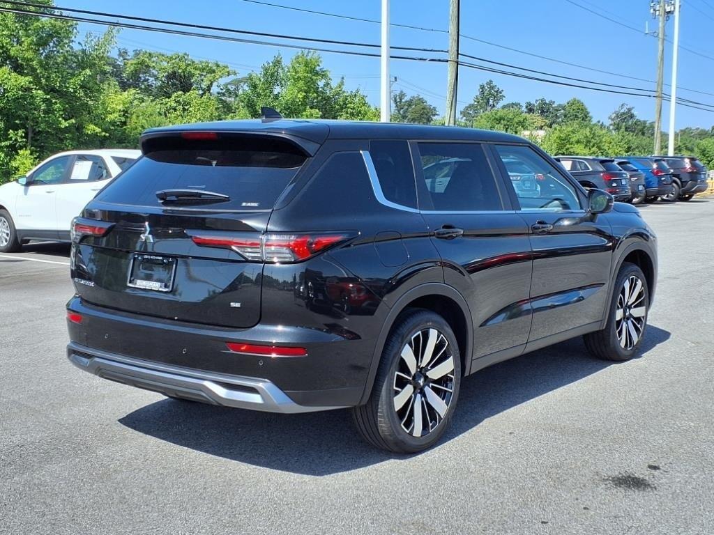 new 2025 Mitsubishi Outlander car