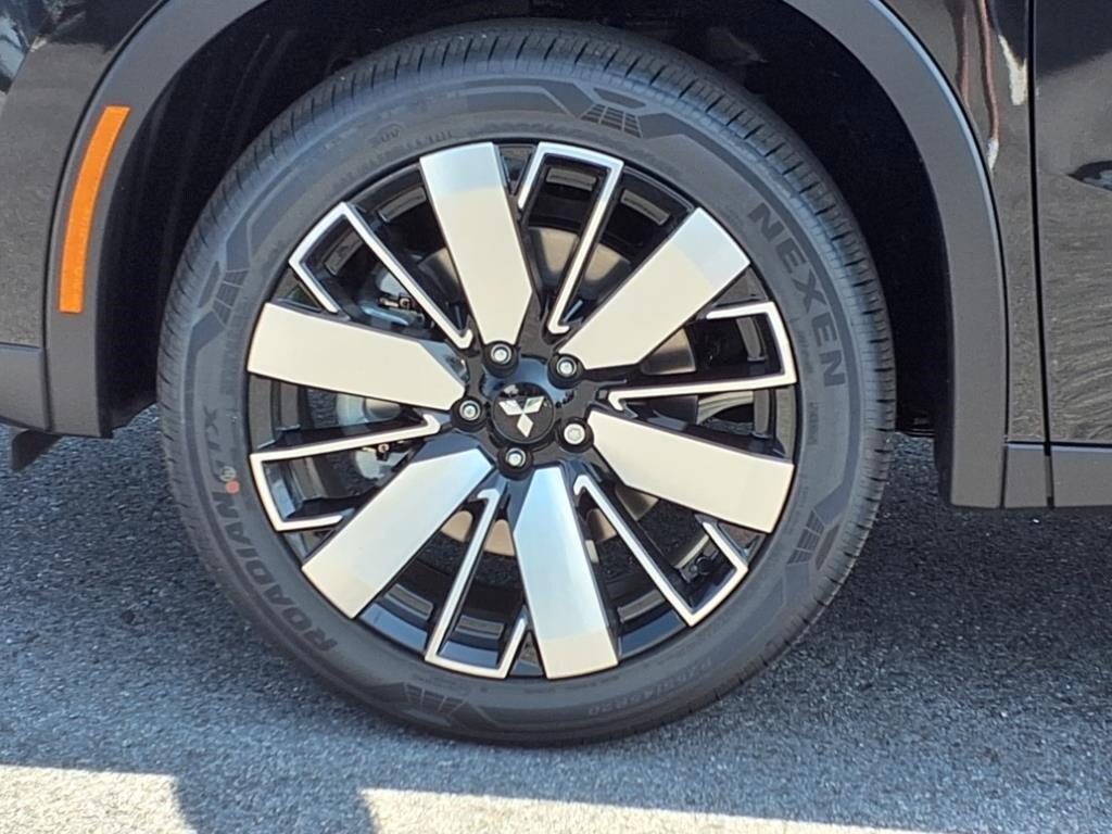 new 2025 Mitsubishi Outlander car