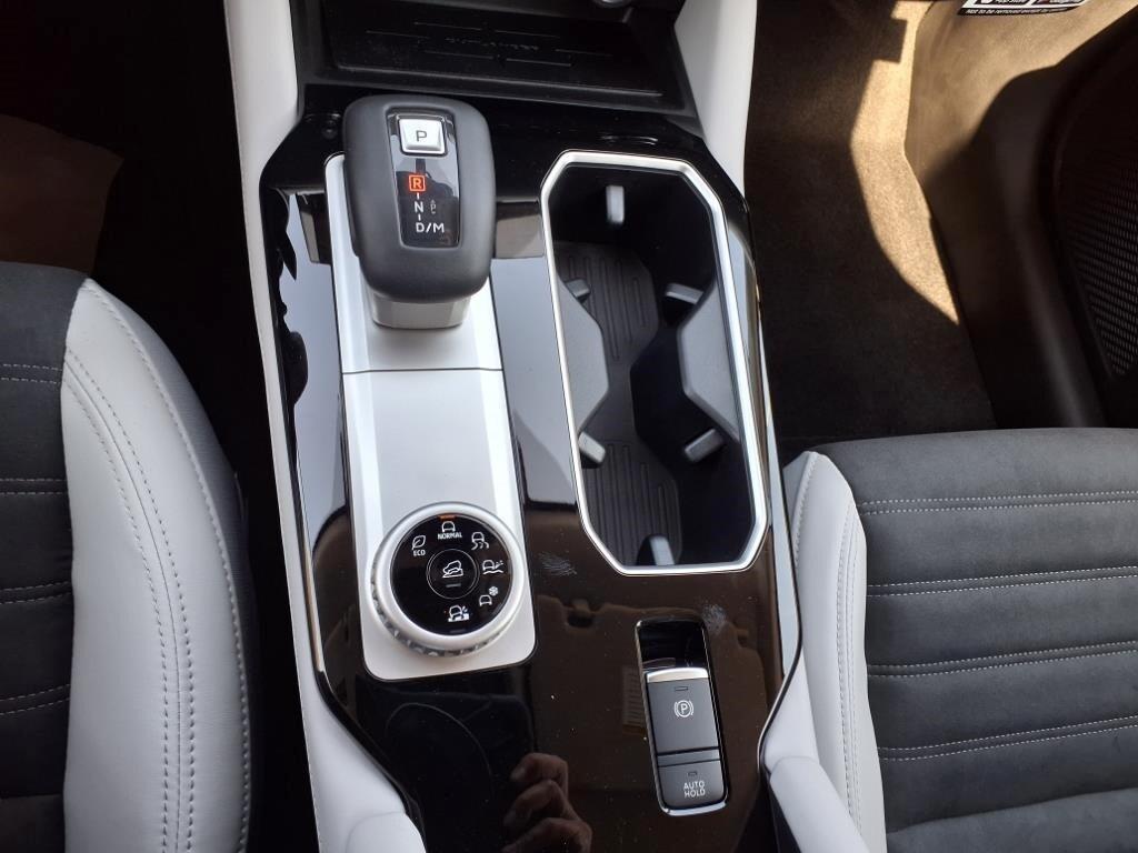 new 2025 Mitsubishi Outlander car