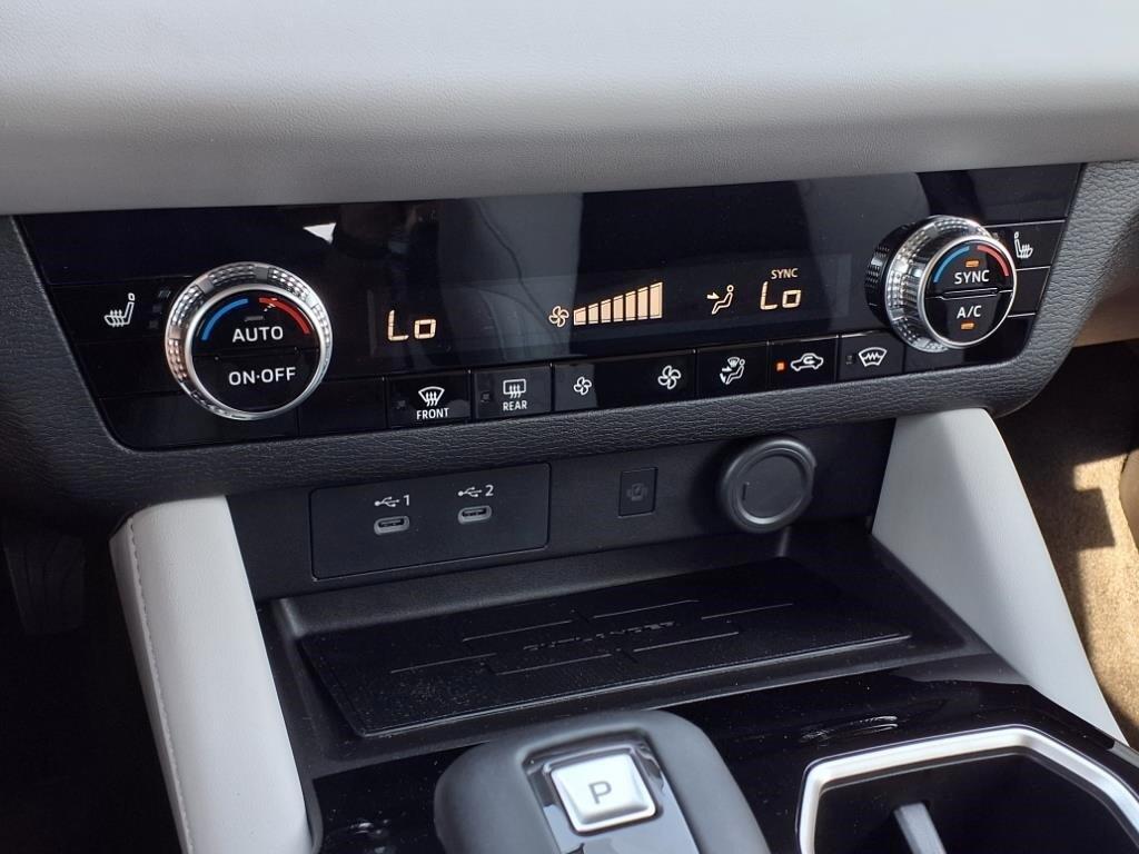 new 2025 Mitsubishi Outlander car