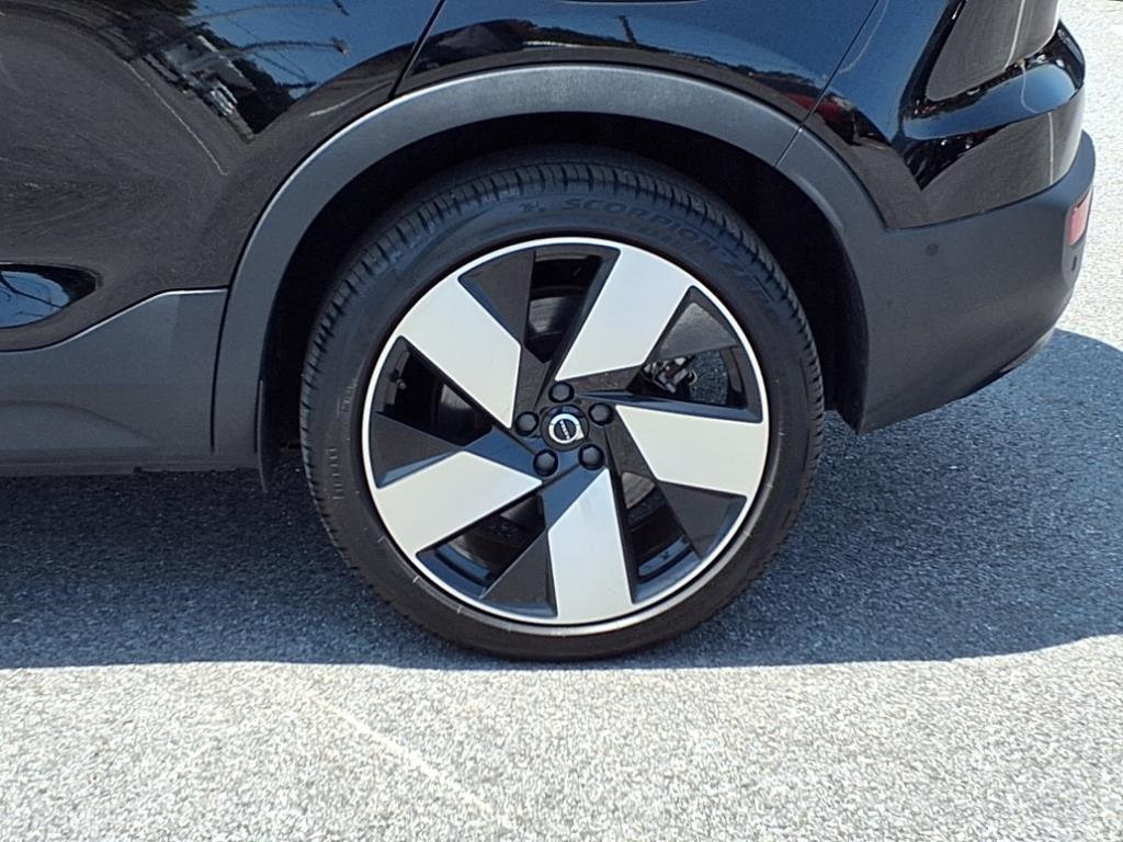 used 2022 Volvo C40 Recharge Pure Electric car, priced at $30,000
