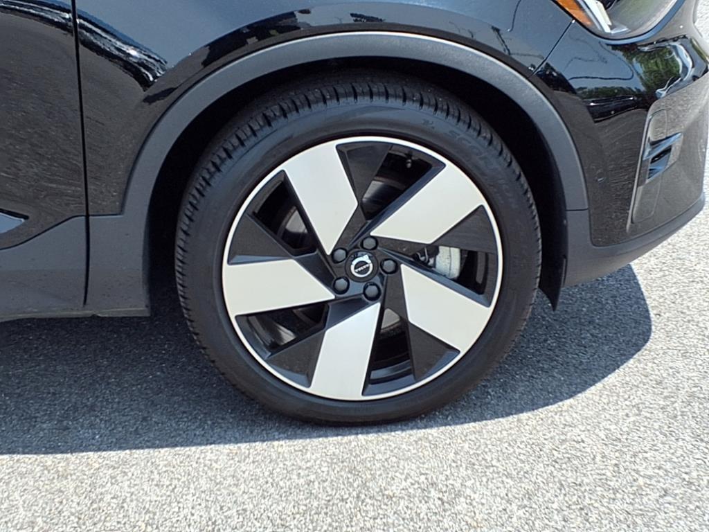 used 2022 Volvo C40 Recharge Pure Electric car, priced at $30,000