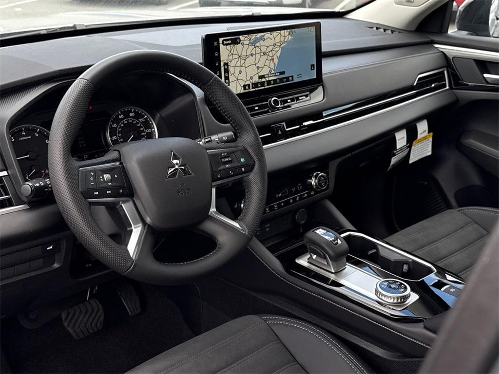 new 2025 Mitsubishi Outlander car, priced at $44,060