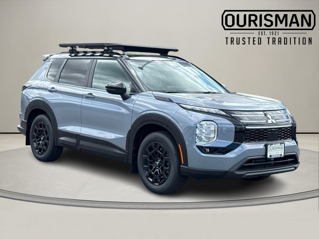 new 2025 Mitsubishi Outlander car, priced at $44,060