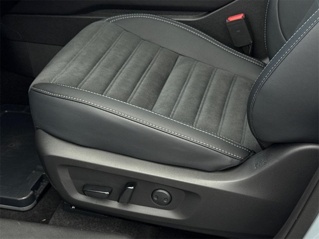new 2025 Mitsubishi Outlander car, priced at $44,060