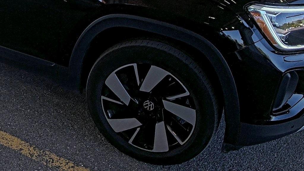 used 2024 Volkswagen Atlas Cross Sport car, priced at $28,000