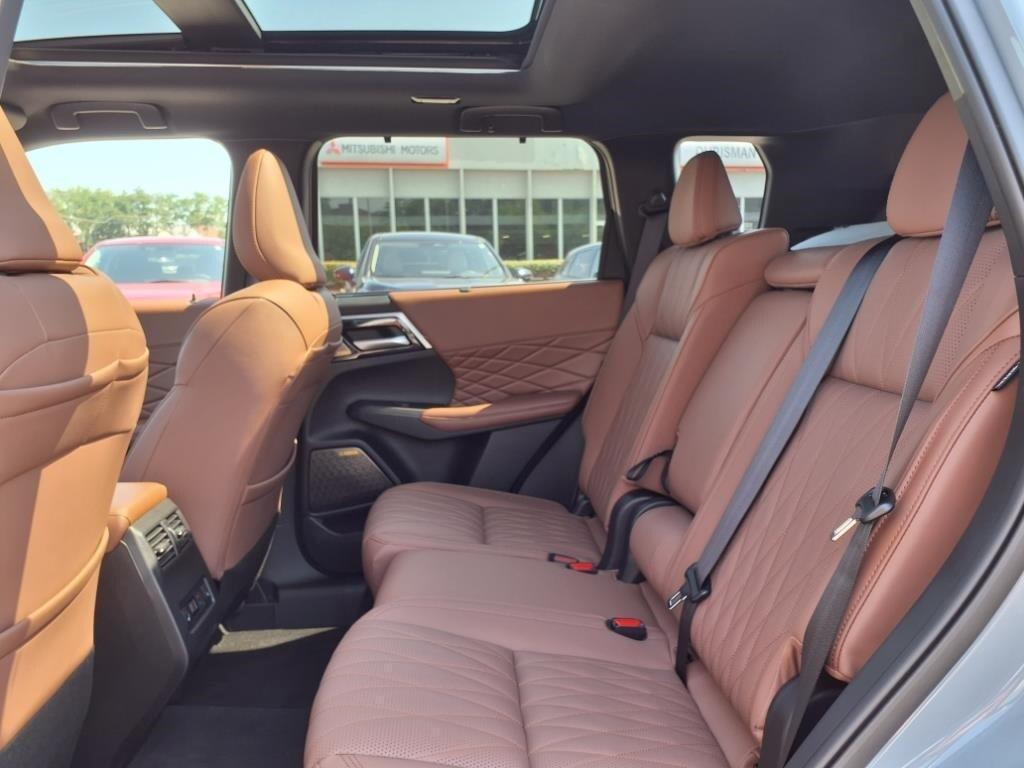 new 2025 Mitsubishi Outlander car, priced at $45,930