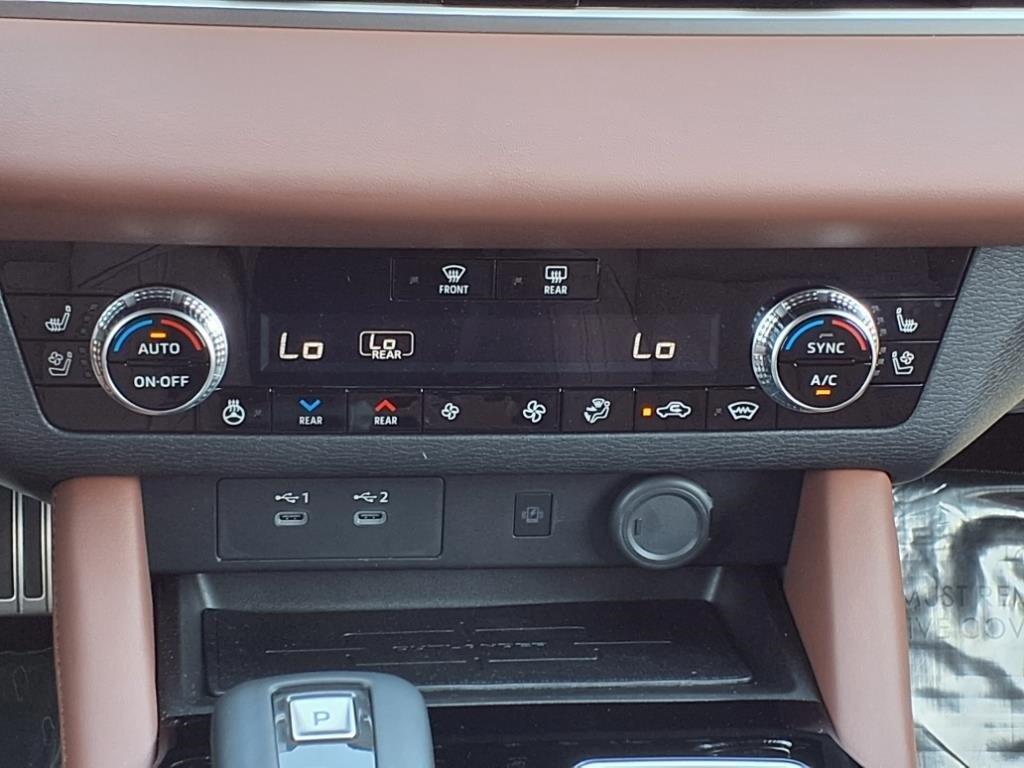 new 2025 Mitsubishi Outlander car, priced at $45,930