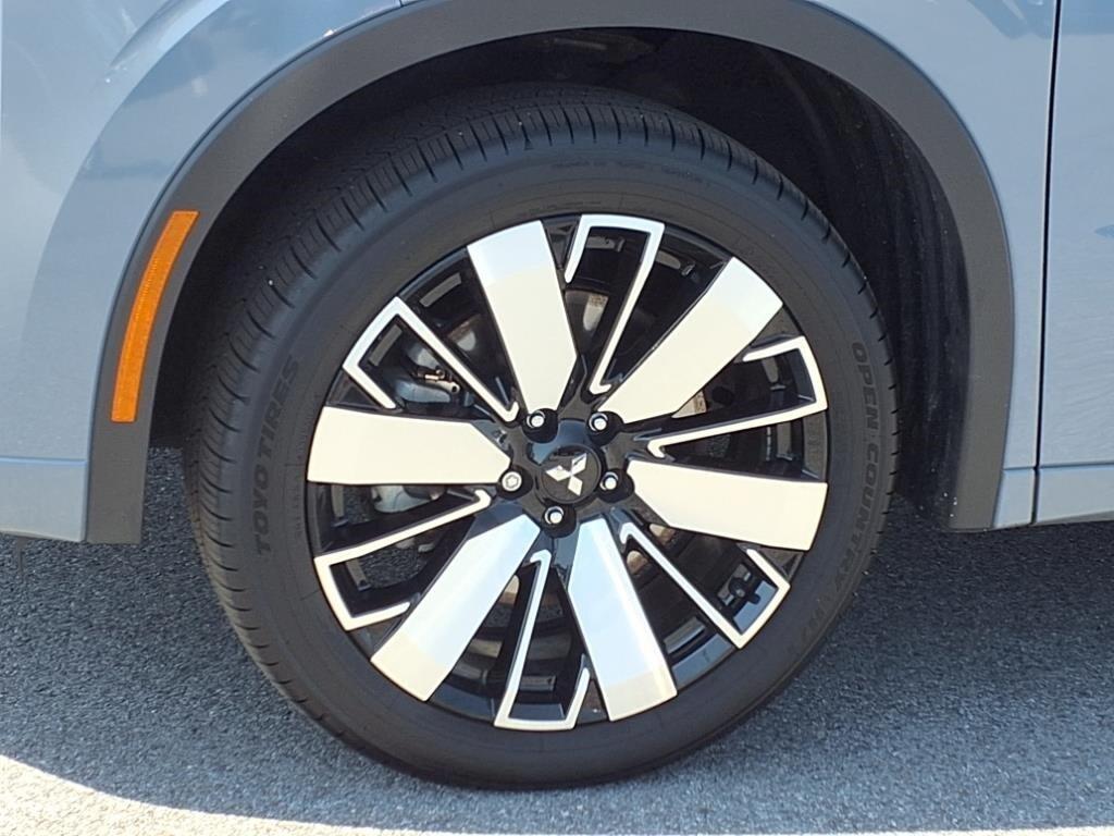 new 2025 Mitsubishi Outlander car, priced at $45,930
