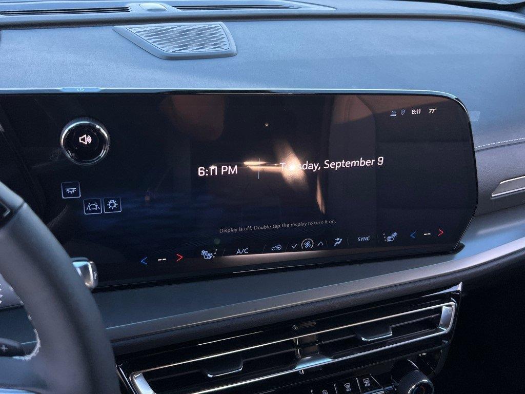 new 2025 Chevrolet Traverse car, priced at $42,915