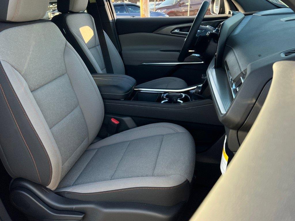 new 2025 Chevrolet Traverse car, priced at $42,915