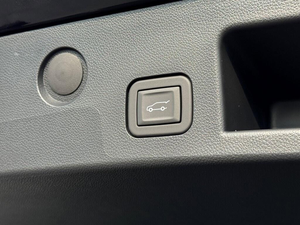 new 2026 Chevrolet Equinox car, priced at $31,995