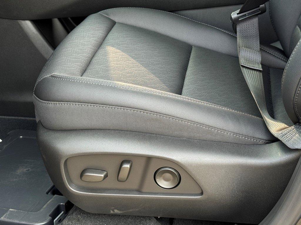 new 2026 Chevrolet Equinox car, priced at $31,995