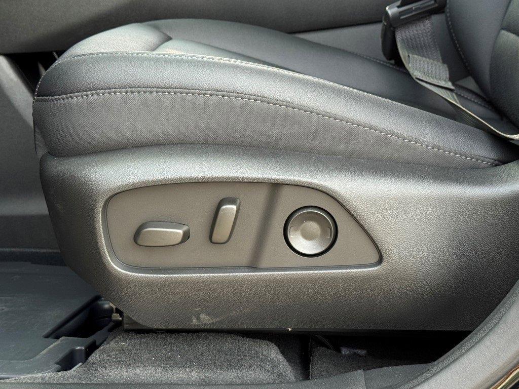 new 2026 Chevrolet Equinox car, priced at $31,995
