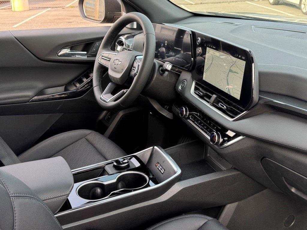 new 2026 Chevrolet Equinox car, priced at $31,995