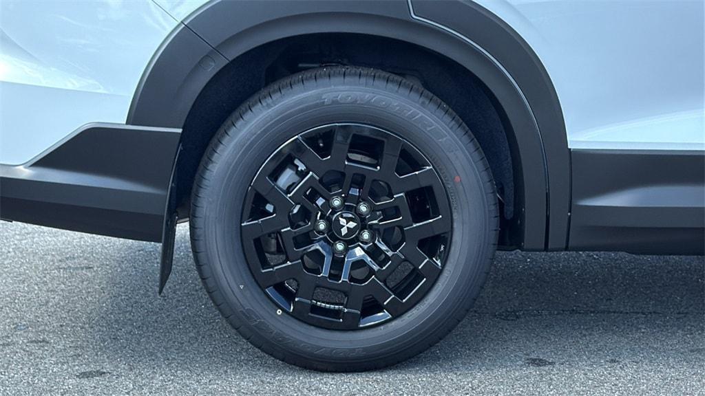 new 2025 Mitsubishi Outlander car, priced at $44,315