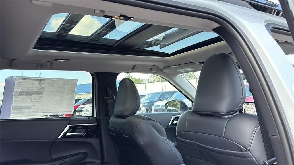 new 2025 Mitsubishi Outlander car, priced at $44,315