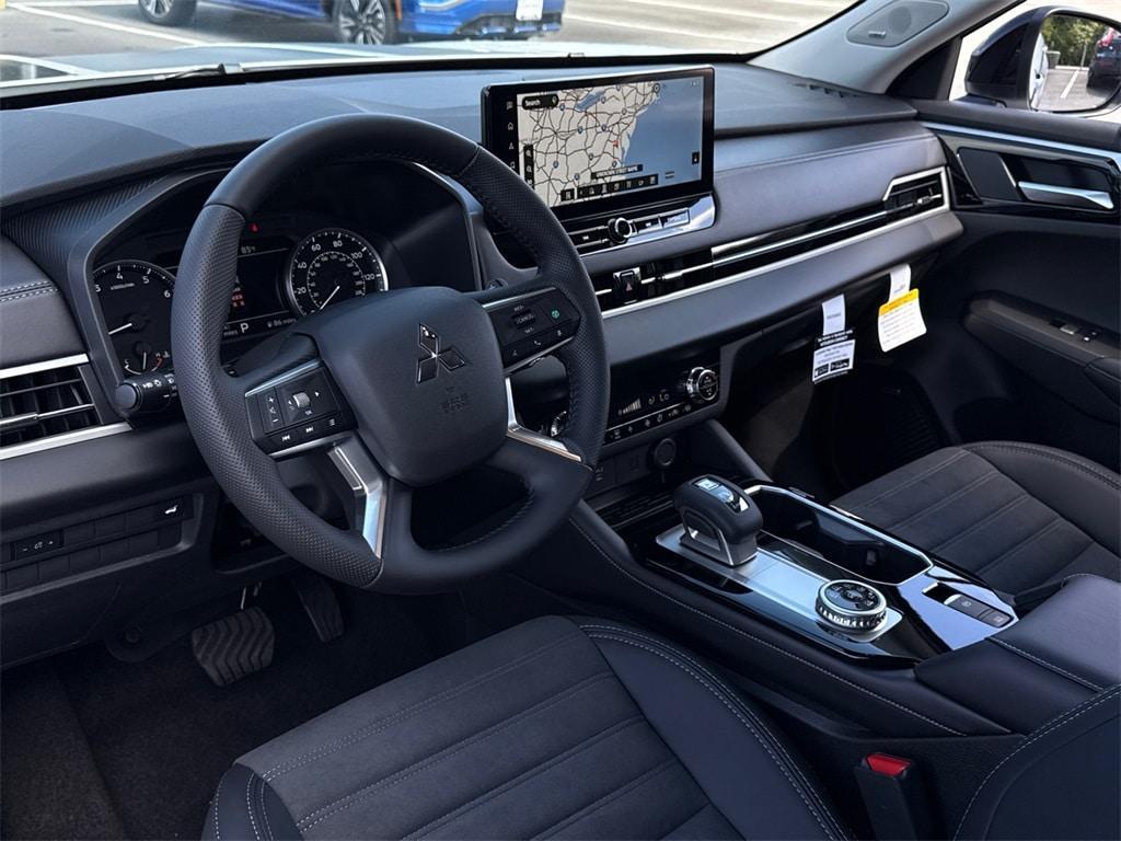 new 2025 Mitsubishi Outlander car, priced at $44,315