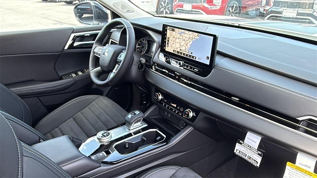 new 2025 Mitsubishi Outlander car, priced at $44,315