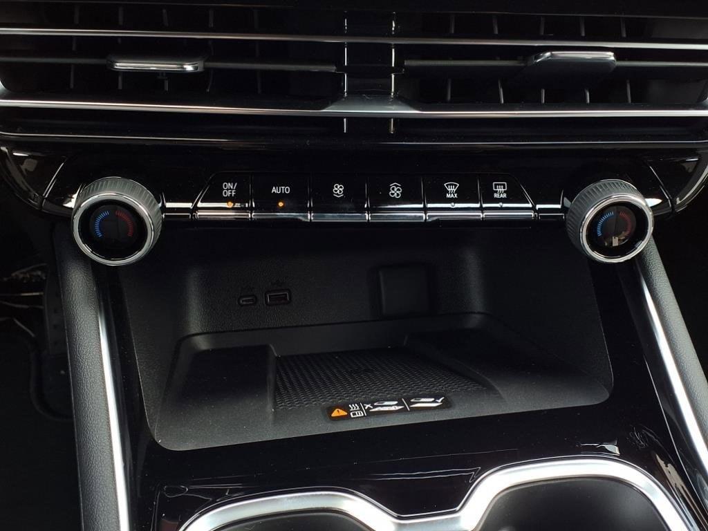 new 2025 Chevrolet Traverse car, priced at $39,190