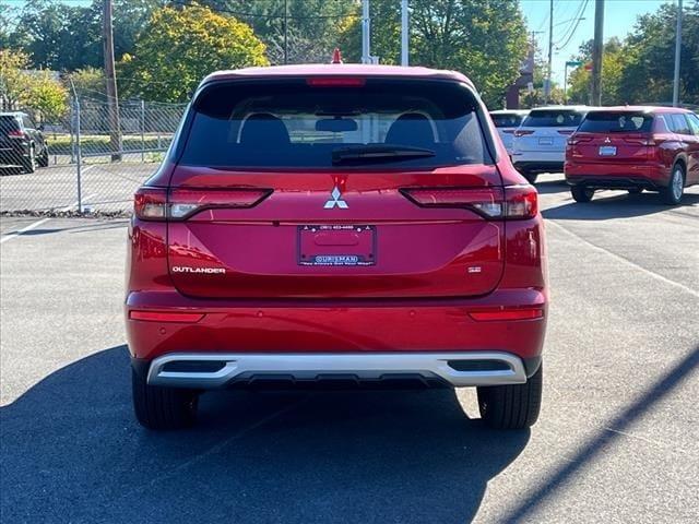 new 2024 Mitsubishi Outlander car, priced at $38,395