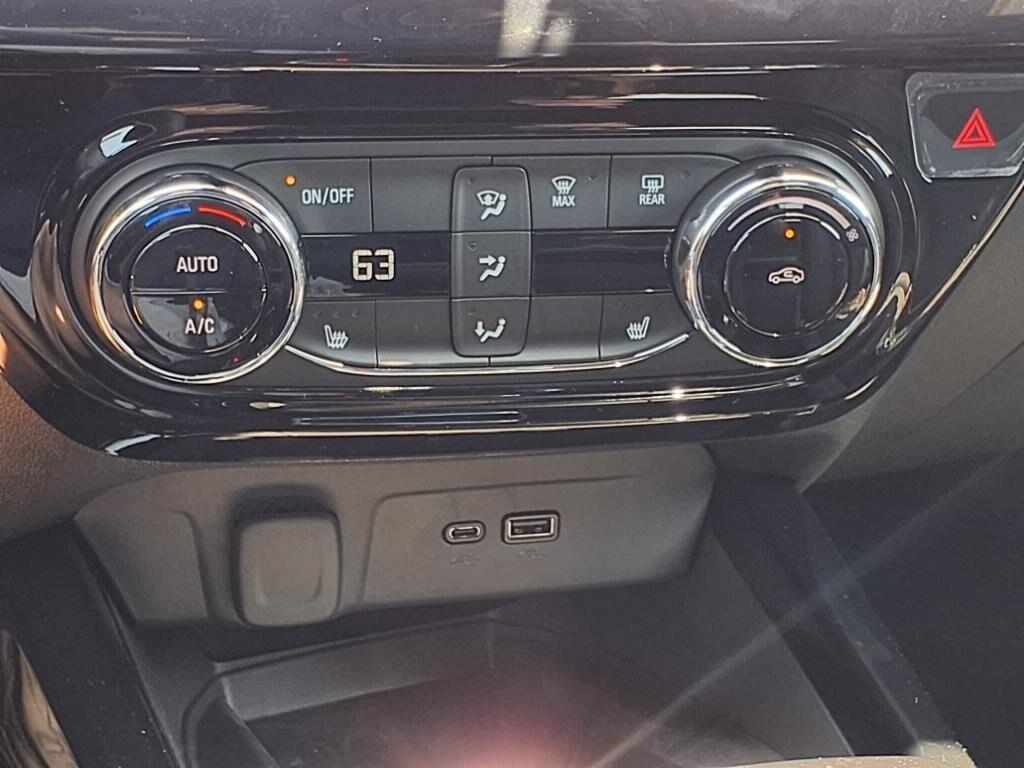 new 2025 Chevrolet Trax car, priced at $26,995