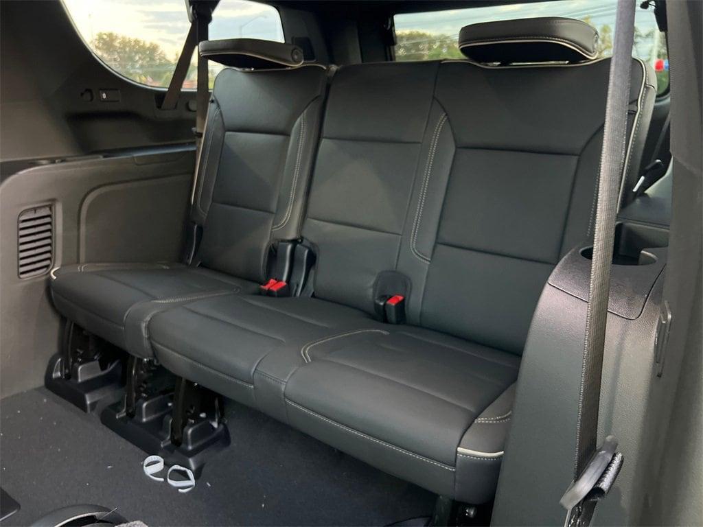 new 2025 Chevrolet Suburban car, priced at $75,695