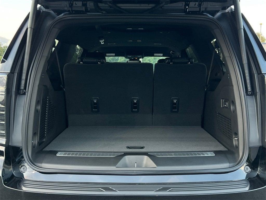 new 2025 Chevrolet Suburban car, priced at $75,695