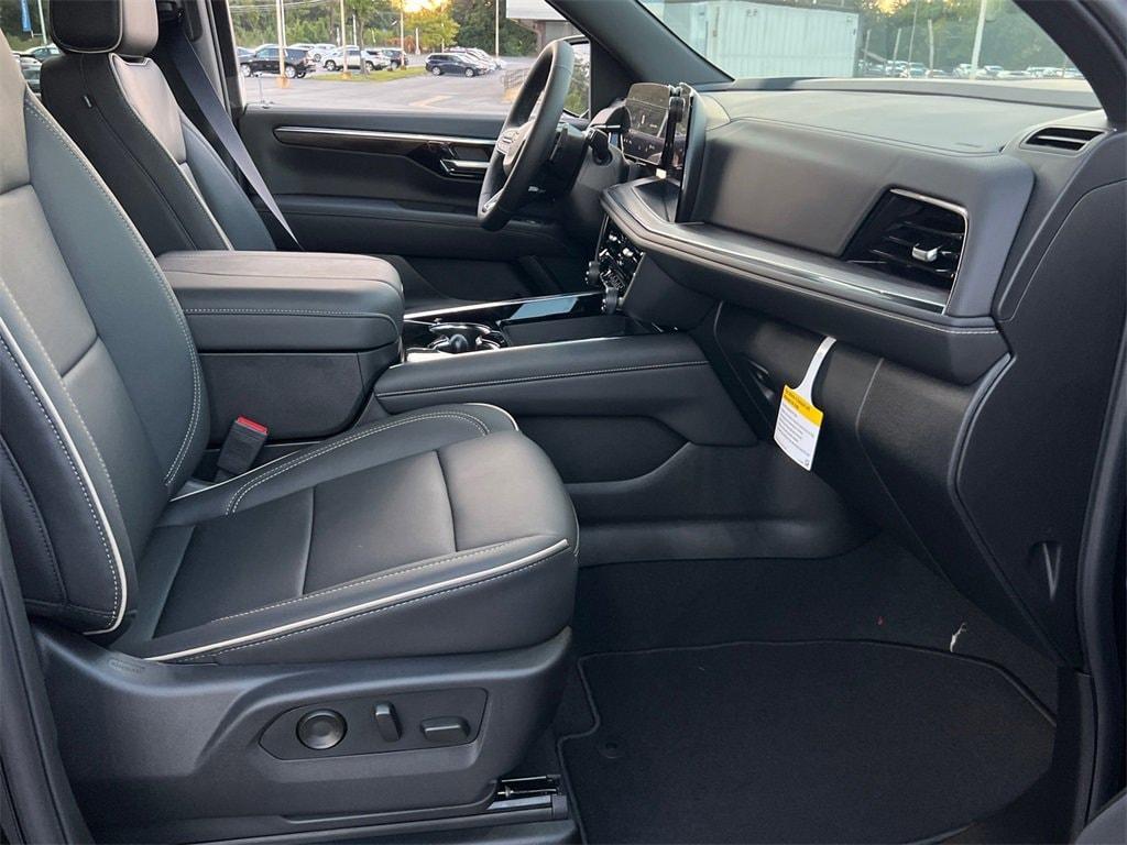 new 2025 Chevrolet Suburban car, priced at $75,695