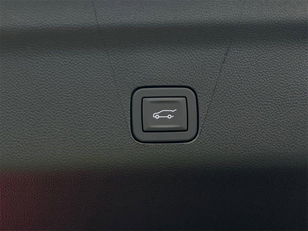 new 2025 Chevrolet Suburban car, priced at $75,695