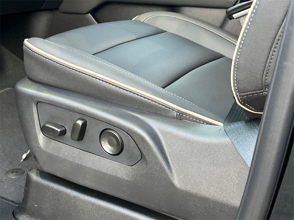 new 2025 Chevrolet Suburban car, priced at $75,695