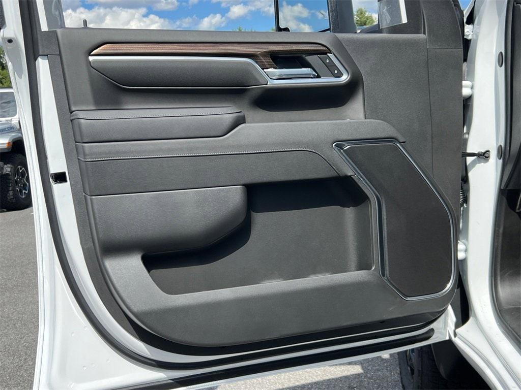 new 2025 Chevrolet Silverado 2500 car, priced at $68,120