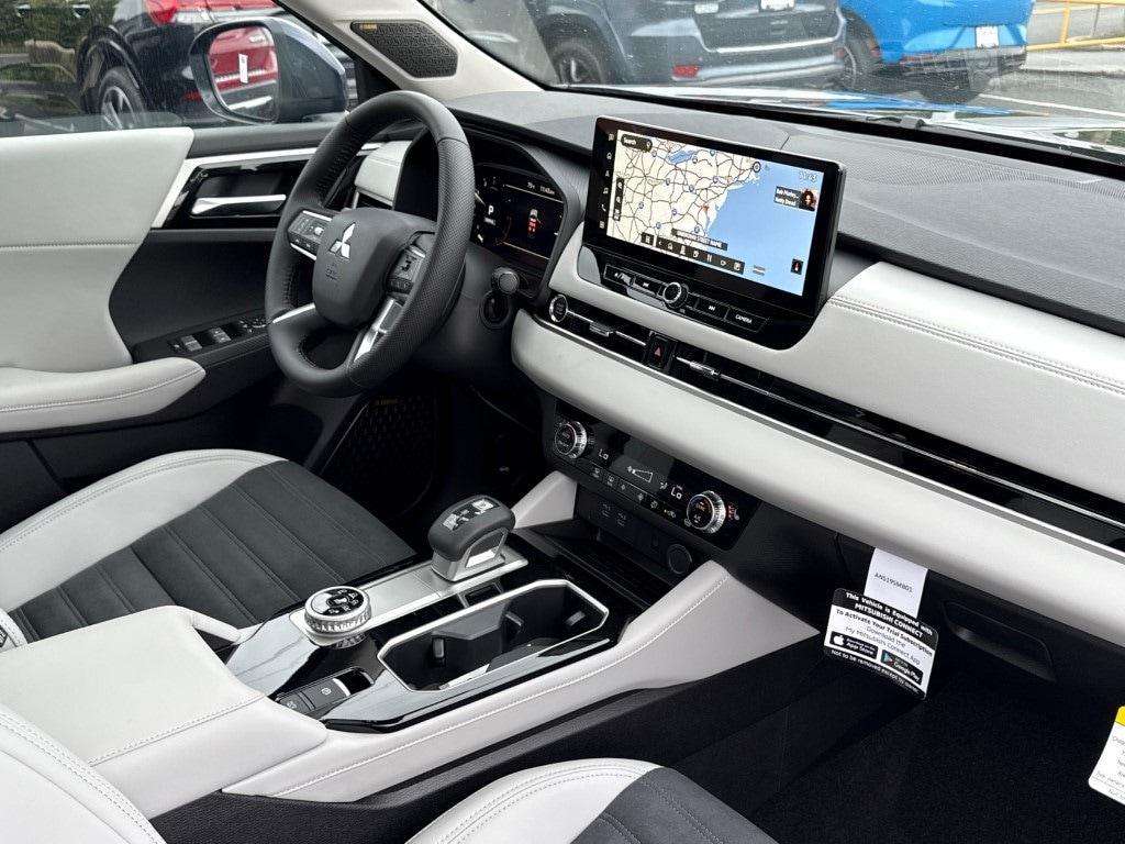 new 2025 Mitsubishi Outlander car, priced at $41,070