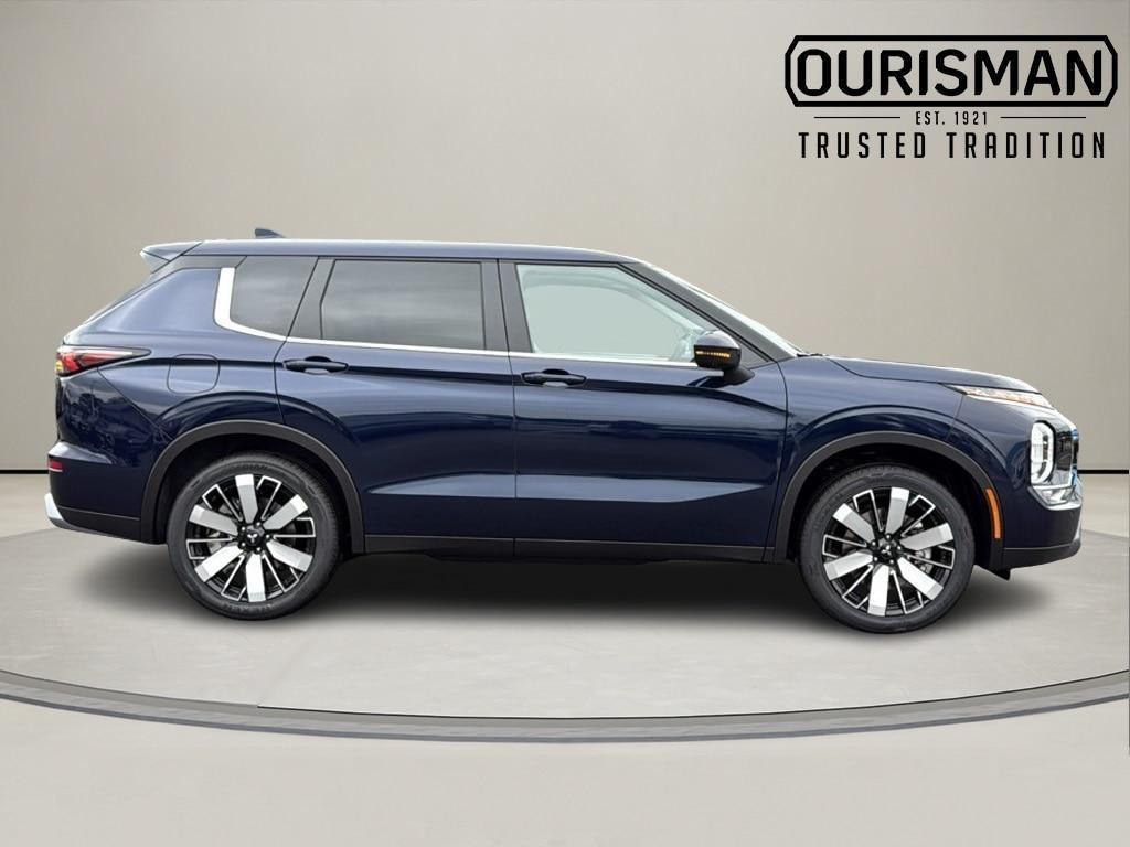 new 2025 Mitsubishi Outlander car, priced at $41,070