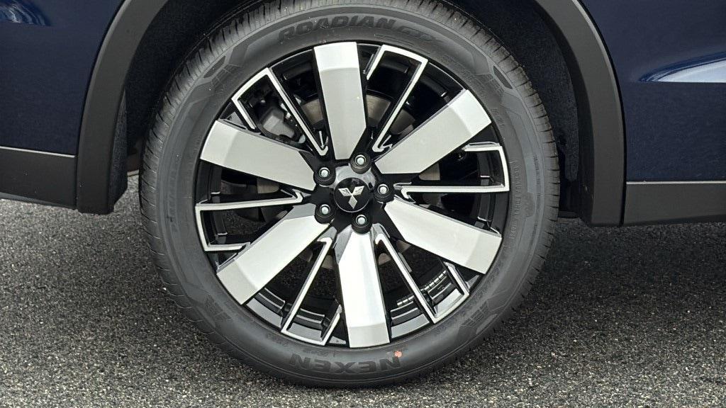 new 2025 Mitsubishi Outlander car, priced at $41,070