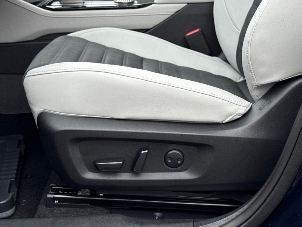 new 2025 Mitsubishi Outlander car, priced at $41,070