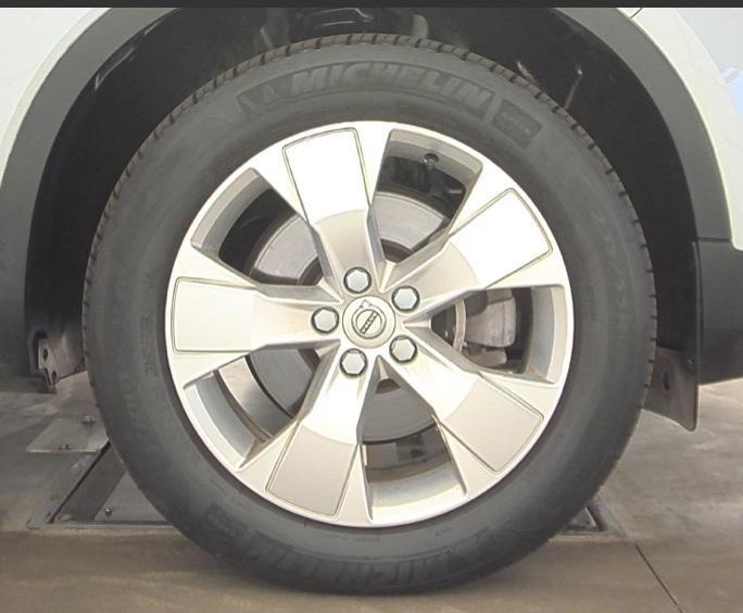 used 2021 Volvo XC40 car, priced at $28,900
